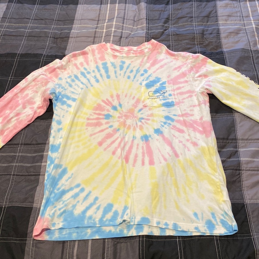 Tie Dye Vineyard Vines long sleeve size M